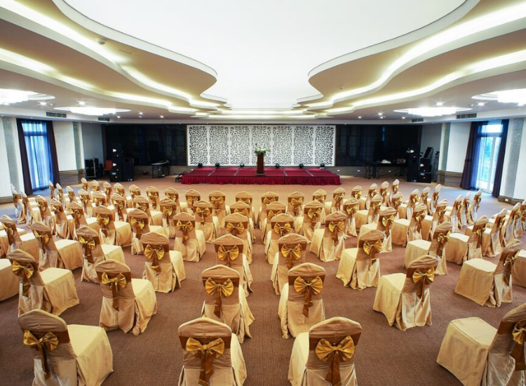 Resort ven biển Phan Thiết tổ chức tour Phan Thiết 30/4 kết hợp teambuilding cho công ty